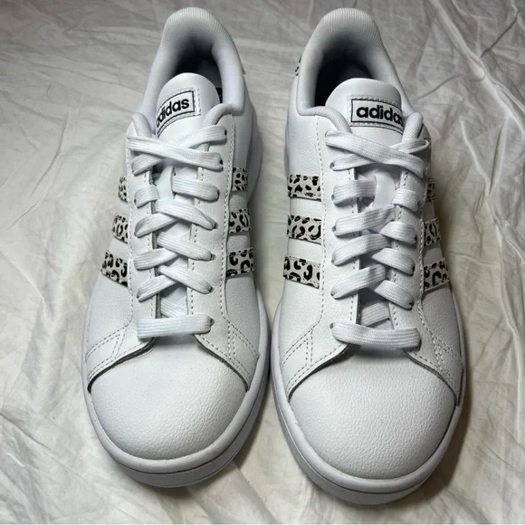 Adidas Womens Grand Court Womens Sneakers White Black Cheetah Size 8 NEW - Picture 2 of 16